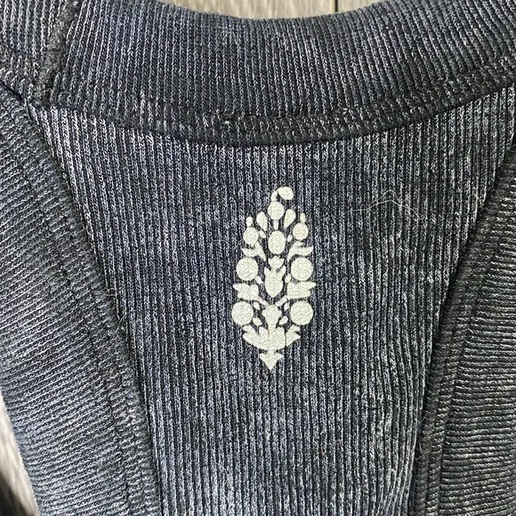 Women's Black Sports Bra - Picture 7 of 7